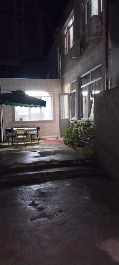 Hostel Gomani Batumi Exterior foto